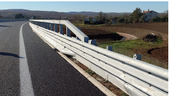 Fig 2 Barriere bordo laterale Fig 2 Barriere bordo laterale